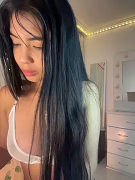 lina pink online show from 03.22.26