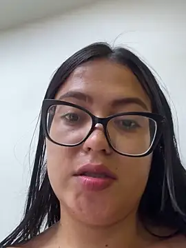 Snapshot of Karla-sexy01 chatting on 10.30.25 Karla-sexy01 online show from 10.30.25