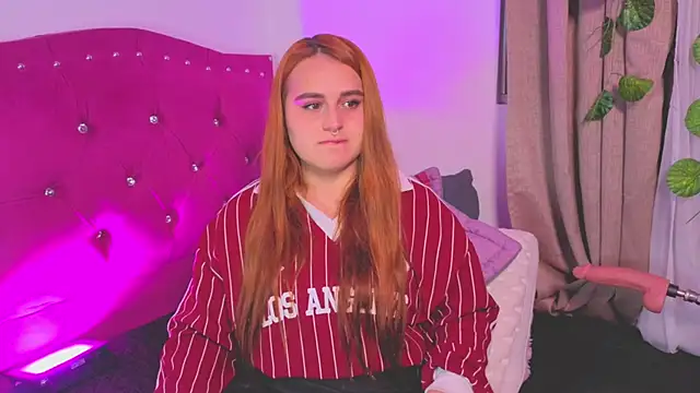 evy orange1 online show from 09.29.25