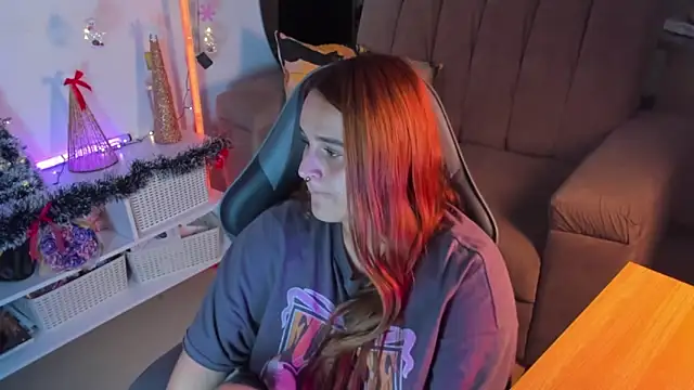 evy orange1 online show from 12.19.25