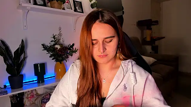 evy orange1 online show from 03.14.26