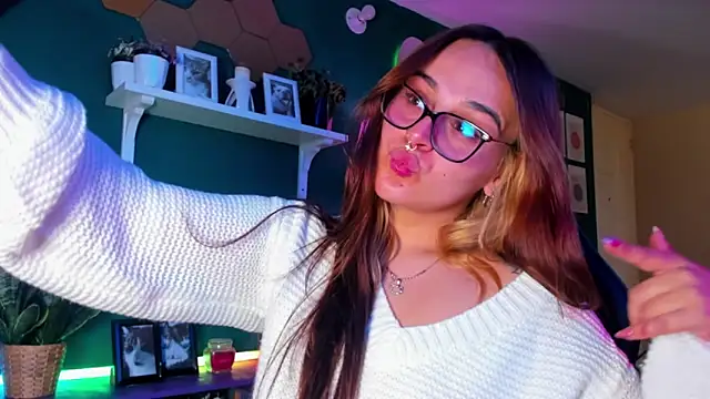 evy orange1 online show from 04.24.26