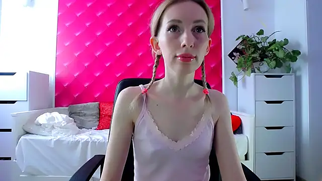 Snapshot of BarbieGoddess chatting on 03.08.25 BarbieGoddess online show from 03.08.25