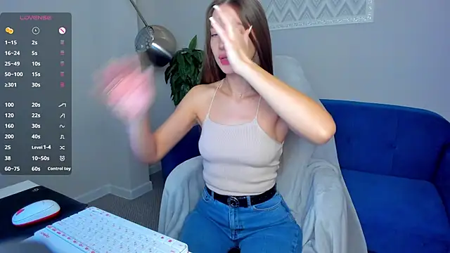 Snapshot of Melanie-Honey chatting on 12.21.24 Melanie-Honey online show from 12.21.24