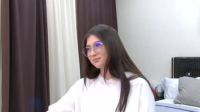 Snapshot of MonicaThompson chatting on 01.16.25 MonicaThompson online show from 01.16.25
