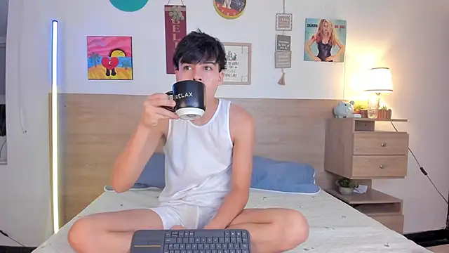 Snapshot of justinbiler chatting on 10.12.25 justinbiler online show from 10.12.25