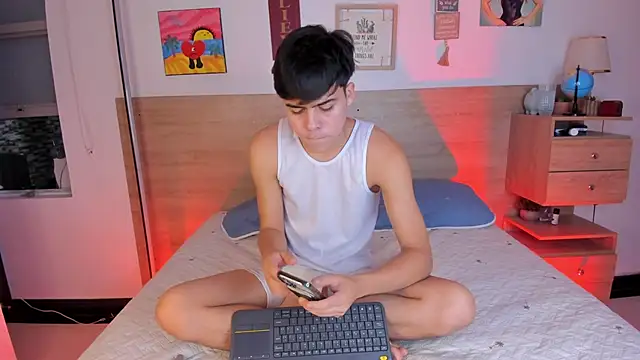 Snapshot of justinbiler chatting on 10.18.25 justinbiler online show from 10.18.25