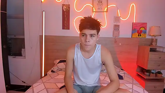 Snapshot of justinbiler chatting on 11.05.25 justinbiler online show from 11.05.25