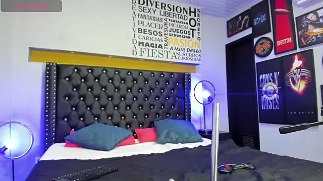 Snapshot of MADISSONLOVE_ chatting on 01.14.25 MADISSONLOVE online show from 01.14.25