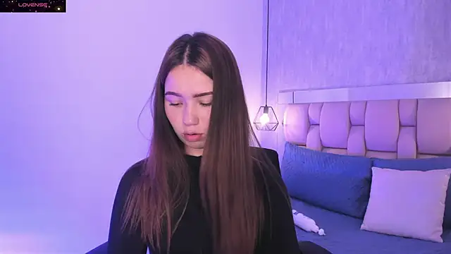 Snapshot of Roxie-Summers11 chatting on 02.09.25 Roxie-Summers11 online show from 02.09.25