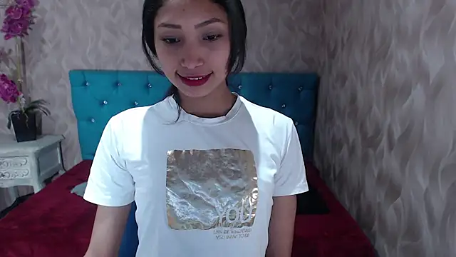 Snapshot of MadelineDoll chatting on 01.12.25 MadelineDoll online show from 01.12.25