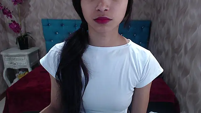 Snapshot of MadelineDoll chatting on 01.21.25 MadelineDoll online show from 01.21.25