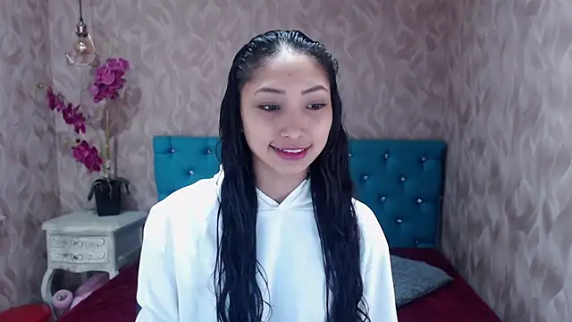 Snapshot of MadelineDoll chatting on 02.23.25 MadelineDoll online show from 02.23.25