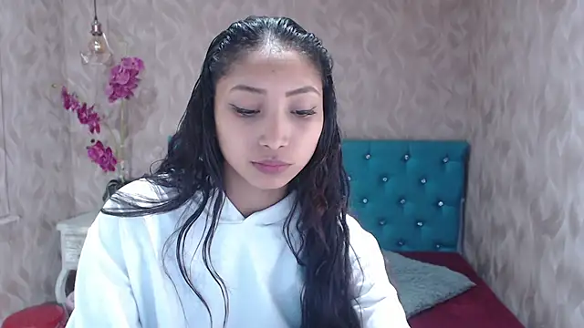 Snapshot of MadelineDoll chatting on 02.23.25 MadelineDoll online show from 02.23.25
