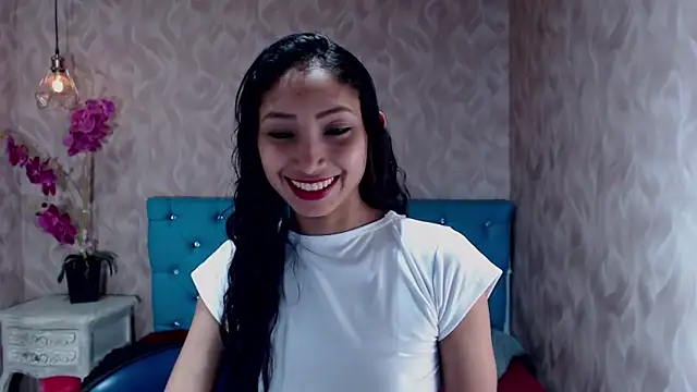 Snapshot of MadelineDoll chatting on 02.25.25 MadelineDoll online show from 02.25.25