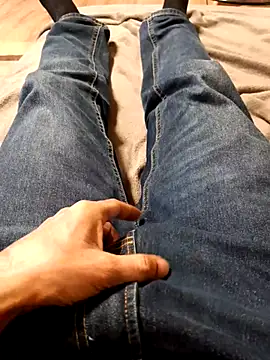 Snapshot of Big_Dick_22_in_Room chatting on 03.03.25 Big Dick 22 in Room online show from 03.03.25