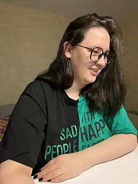 Snapshot of hungry1bunny chatting on 10.14.25 hungry1bunny online show from 10.14.25