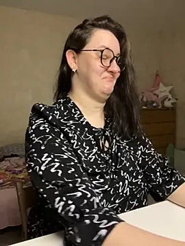 Snapshot of hungry1bunny chatting on 11.01.25 hungry1bunny online show from 11.01.25