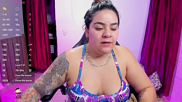 Snapshot of Sharon_hils chatting on 12.28.24 Sharon hils online show from 12.28.24