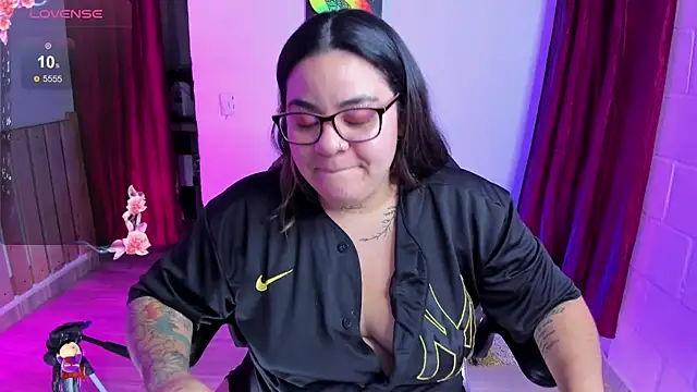 Snapshot of Sharon_hils chatting on 01.24.25 Sharon hils online show from 01.24.25