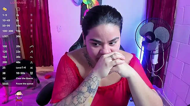 Snapshot of Sharon_hils chatting on 02.09.25 Sharon hils online show from 02.09.25