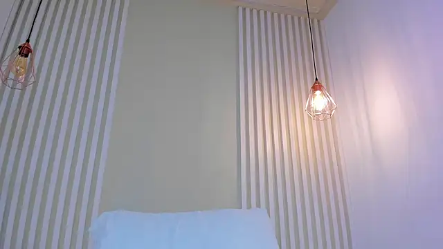 annawelk  online show from 12.04.24