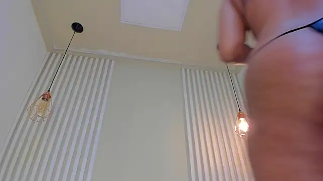 annawelk  online show from 02.22.25