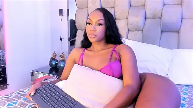 ChaynnaCooper online show from 01.18.25