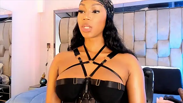 ChaynnaCooper online show from 01.22.25