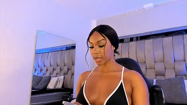 ChaynnaCooper online show from 02.10.25