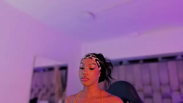 ChaynnaCooper online show from 10.04.25