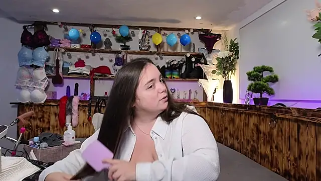 Snapshot of Kimberly-Caprice chatting on 01.23.25 Kimberly-Caprice online show from 01.23.25