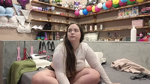 Snapshot of Kimberly-Caprice chatting on 02.06.25 Kimberly-Caprice online show from 02.06.25