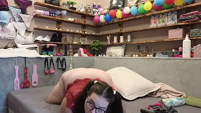 Snapshot of Kimberly-Caprice chatting on 02.07.25 Kimberly-Caprice online show from 02.07.25