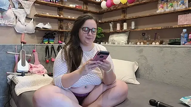 Snapshot of Kimberly-Caprice chatting on 02.23.25 Kimberly-Caprice online show from 02.23.25