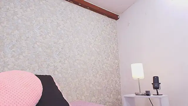 nicol f online show from 12.18.24