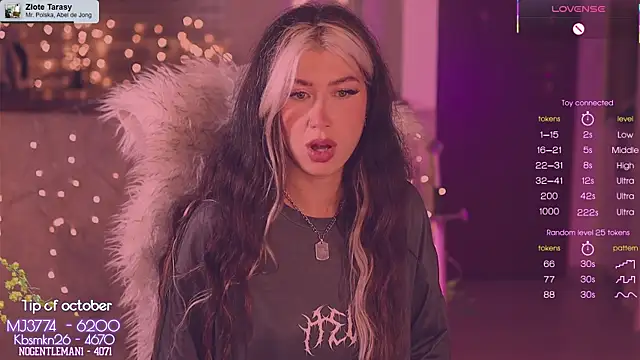 Snapshot of Virtual_Wafu chatting on 10.21.25 Virtual Wafu online show from 10.21.25