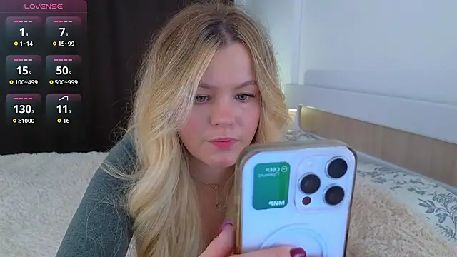 Snapshot of Milana15 chatting on 11.16.25 Milana15 online show from 11.16.25