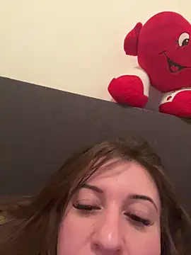 Snapshot of vienncica chatting on 02.08.25 vienncica online show from 02.08.25