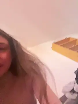 Snapshot of vienncica chatting on 02.28.25 vienncica online show from 02.28.25