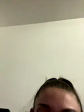 Snapshot of vienncica chatting on 10.13.25 vienncica online show from 10.13.25