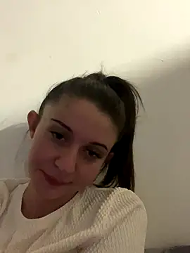 Snapshot of vienncica chatting on 10.15.25 vienncica online show from 10.15.25