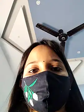 Snapshot of Varnika_aarora chatting on 12.23.24 Varnika aarora online show from 12.23.24
