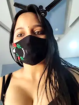 Snapshot of Varnika_aarora chatting on 01.10.25 Varnika aarora online show from 01.10.25