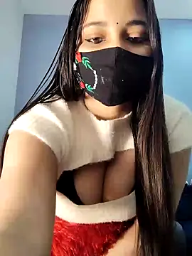 Snapshot of Varnika_aarora chatting on 01.15.25 Varnika aarora online show from 01.15.25