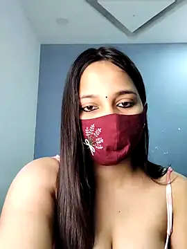 Snapshot of Varnika_aarora chatting on 02.25.25 Varnika aarora online show from 02.25.25