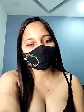 Snapshot of Varnika_aarora chatting on 03.02.25 Varnika aarora online show from 03.02.25