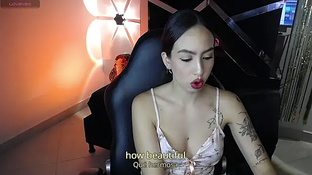 scarlett buttock online show from 01.18.25