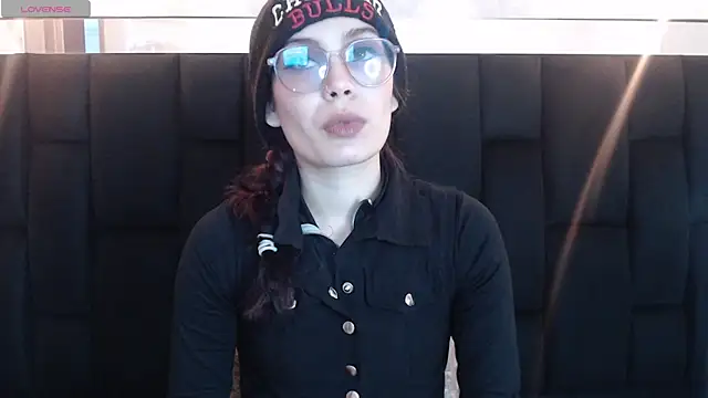  yuyi online show from 01.04.25