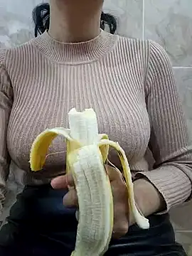jihane-44 online show from 12.18.24